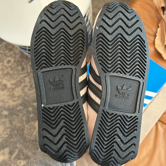 New and never worn Adidas OG Country in Pink soft leather, size US 7.5/UK 6.0 - Picture 5 of 6